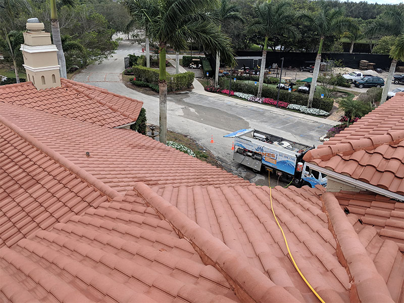 West Palm Beach Roof Cleaning Services